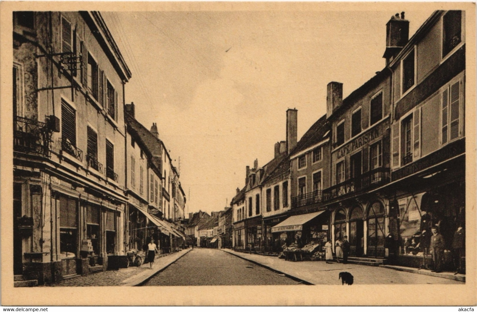 CPA SAULIEU - La Rue du Marché (115900)