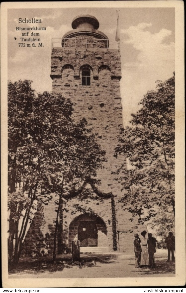 CPA Schotten im Vogelsbergkreis Hessen, Bismarckturm auf dem Taufstein, Besucher