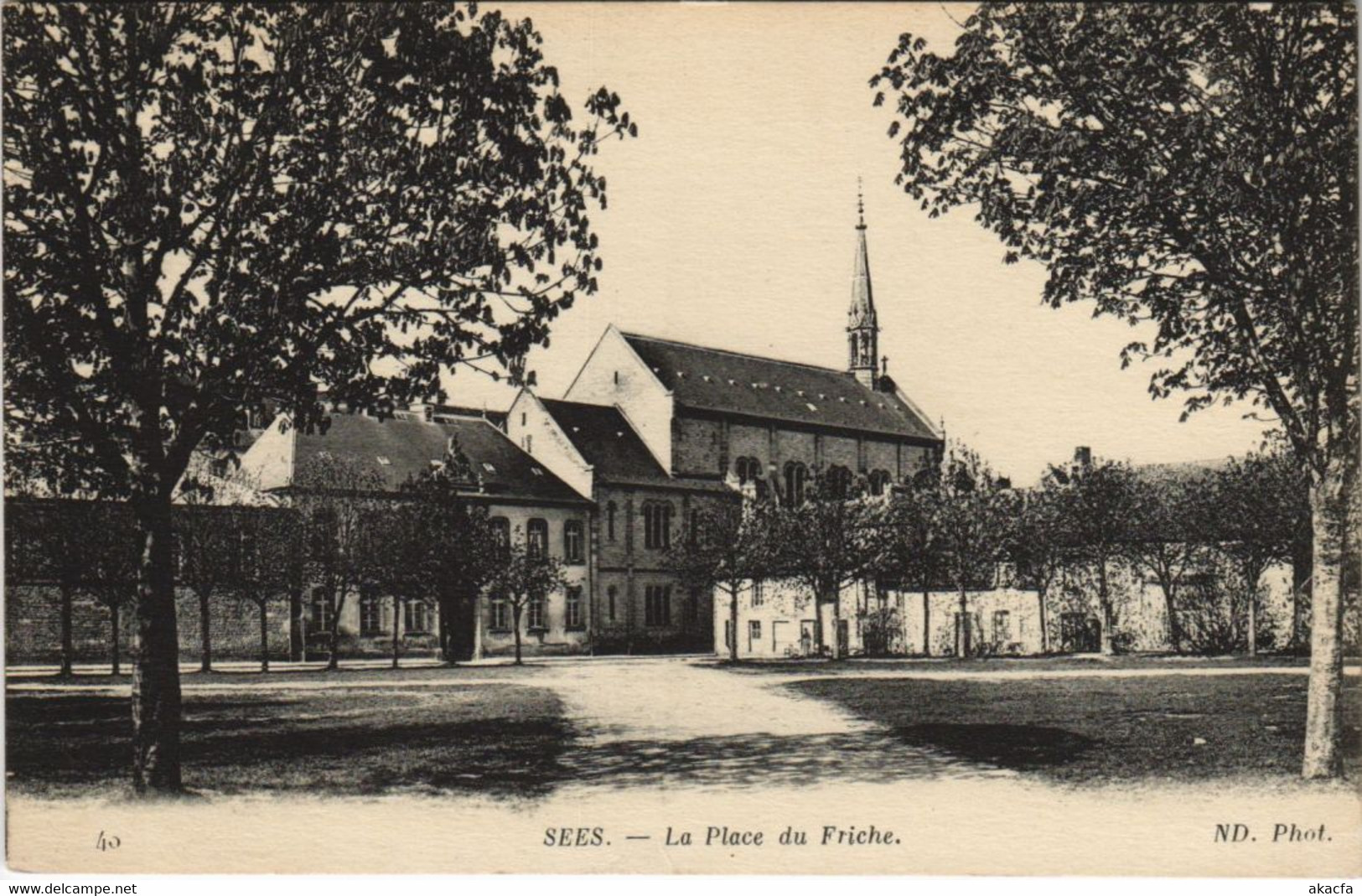 CPA Sees La Place du Friche FRANCE (1054037)