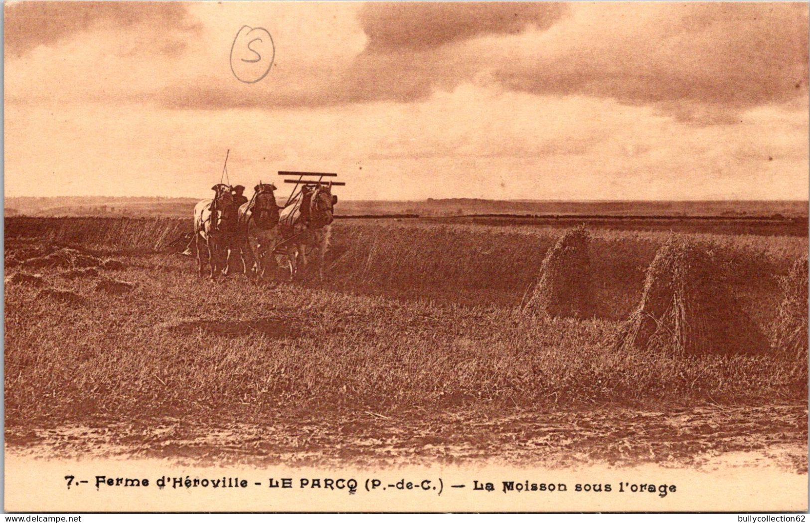 CPA -  SELECTION   -  LE PARCQ  -  Ferme d' Héroville . La Moisson sous l'Orage