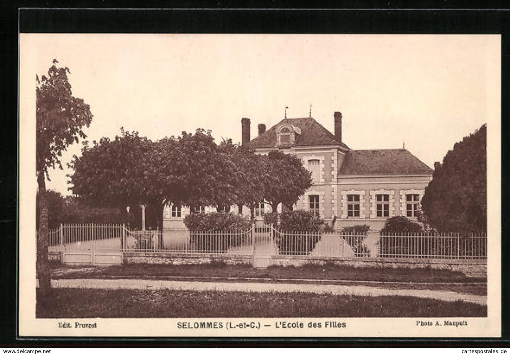 CPA Selommes, L`Ecole des Filles