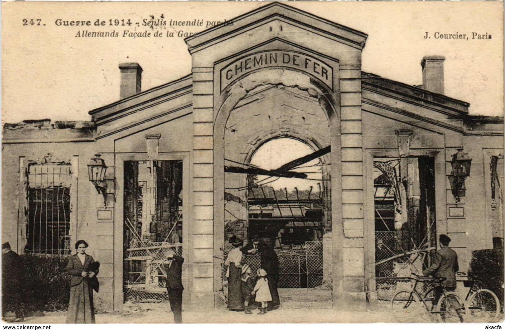 CPA Senlis - Senlis Incendie par les Allemands Facade de la Gare (1032101)