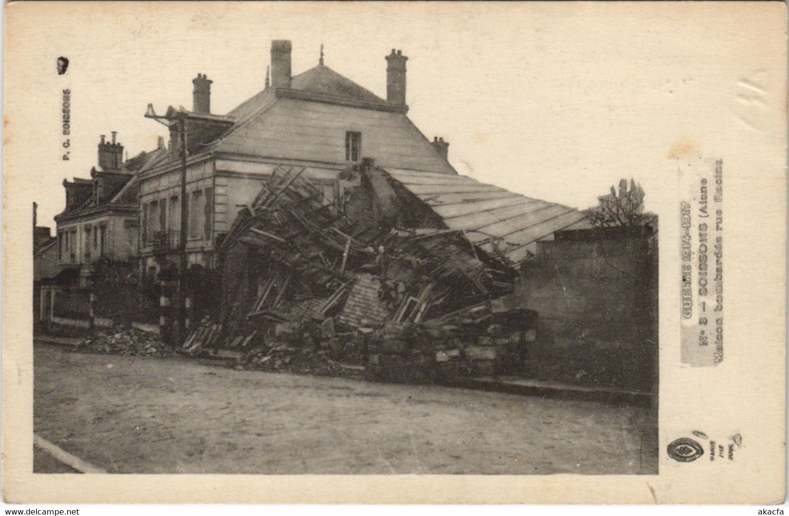 CPA Soissons- Maison bombardee rue Racine FRANCE (1046692)