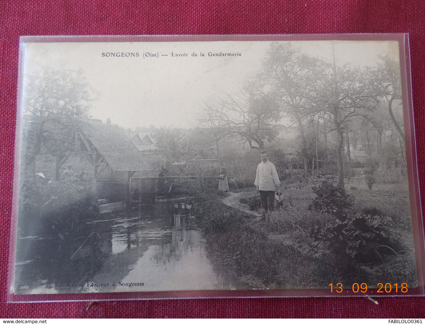 CPA - Songeons - Lavoir de la Gendarmerie