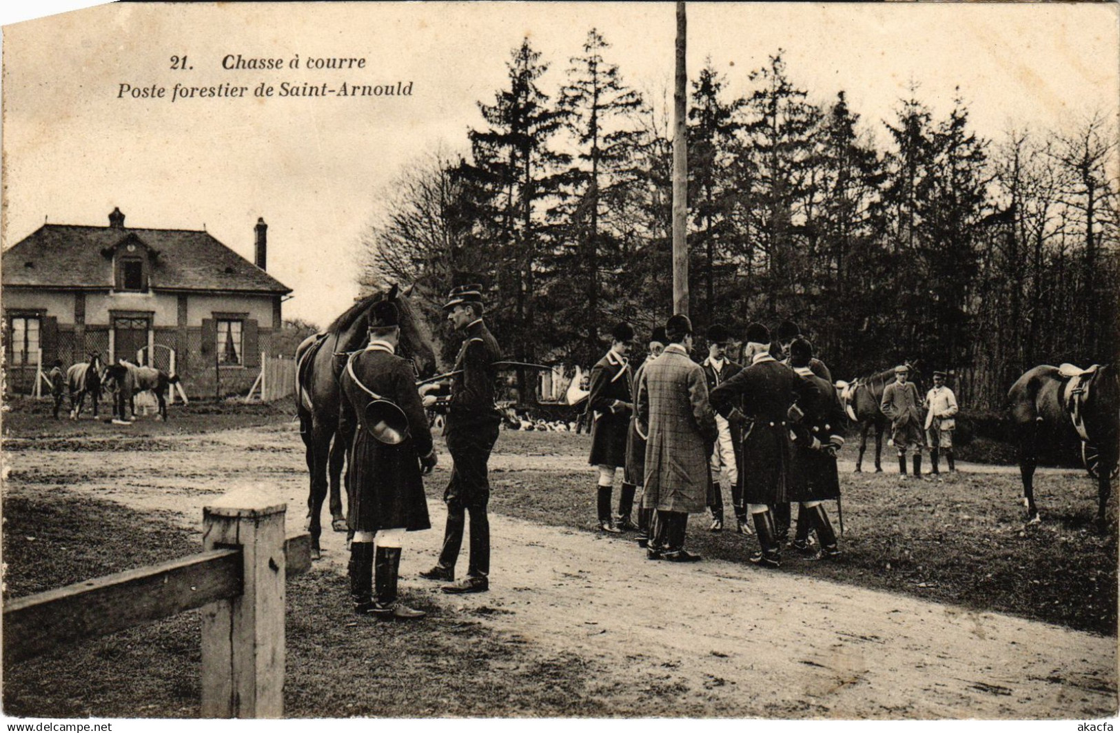 CPA St Arnoult en Yvelines Poste forestier (1424242)