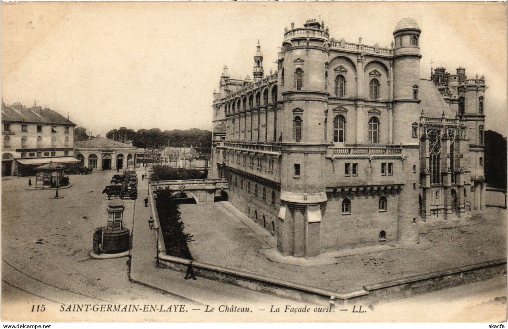 CPA St Germain en Laye Chateau (1401579)