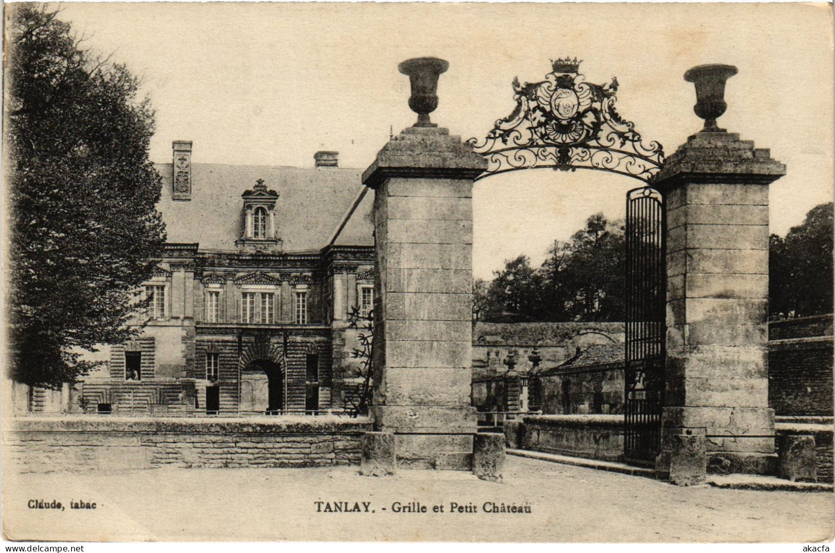 CPA Tanlay Grille et Petit Chateau (1184165)