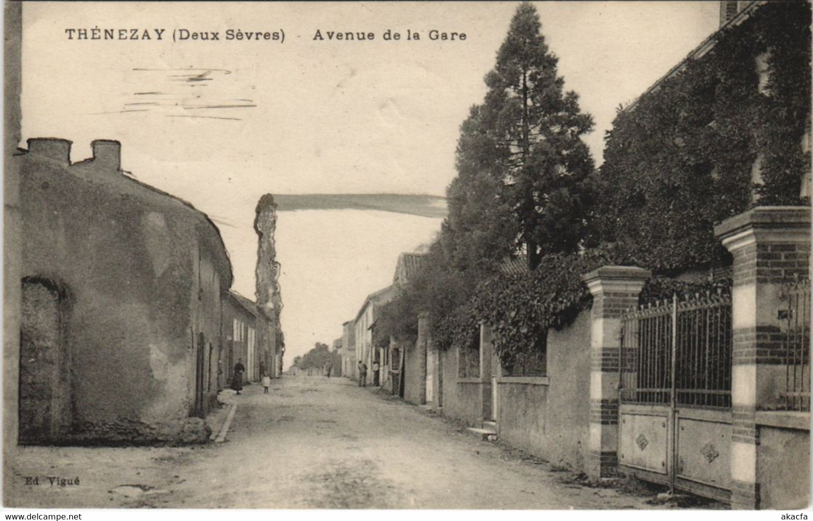 CPA THENEZAY Avenue de la Gare (1140994)