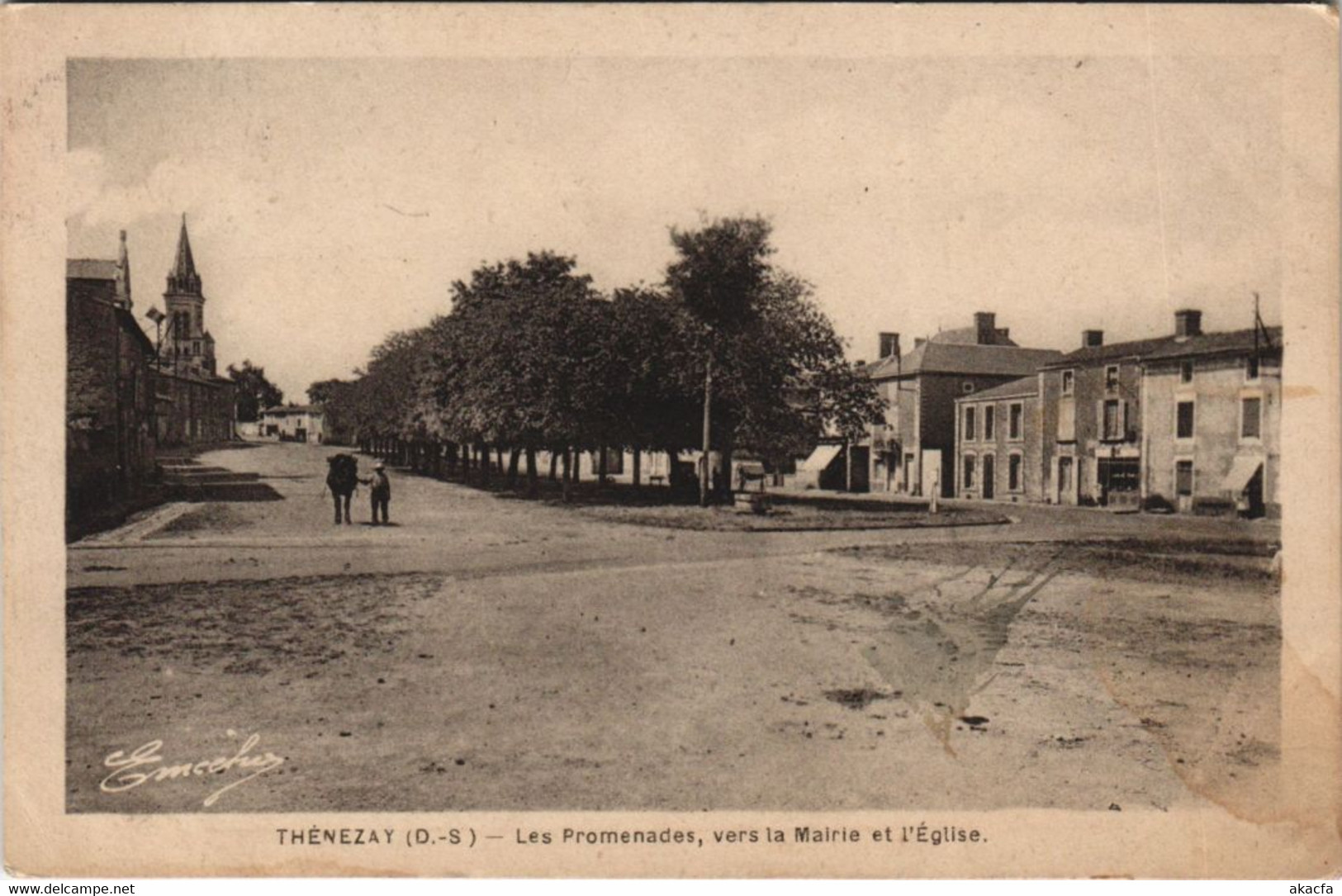 CPA THENEZAY Les Promenades - Vers la Mairie et l'Eglise (1141448)