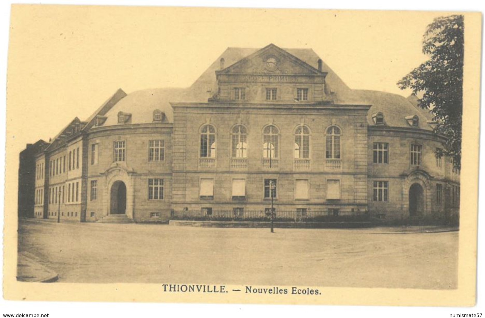 CPA THIONVILLE ( Diedenhofen ) - Nouvelles Ecoles - Ed. Prisunic , Thionville