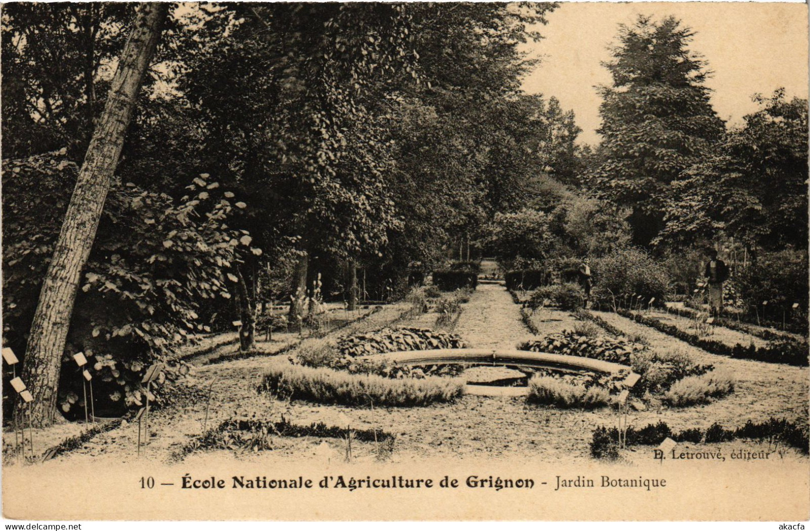 CPA THIVERVAL-GRIGNON Ecole Nationale d'Agriculture Jardin Botanique (1386263)