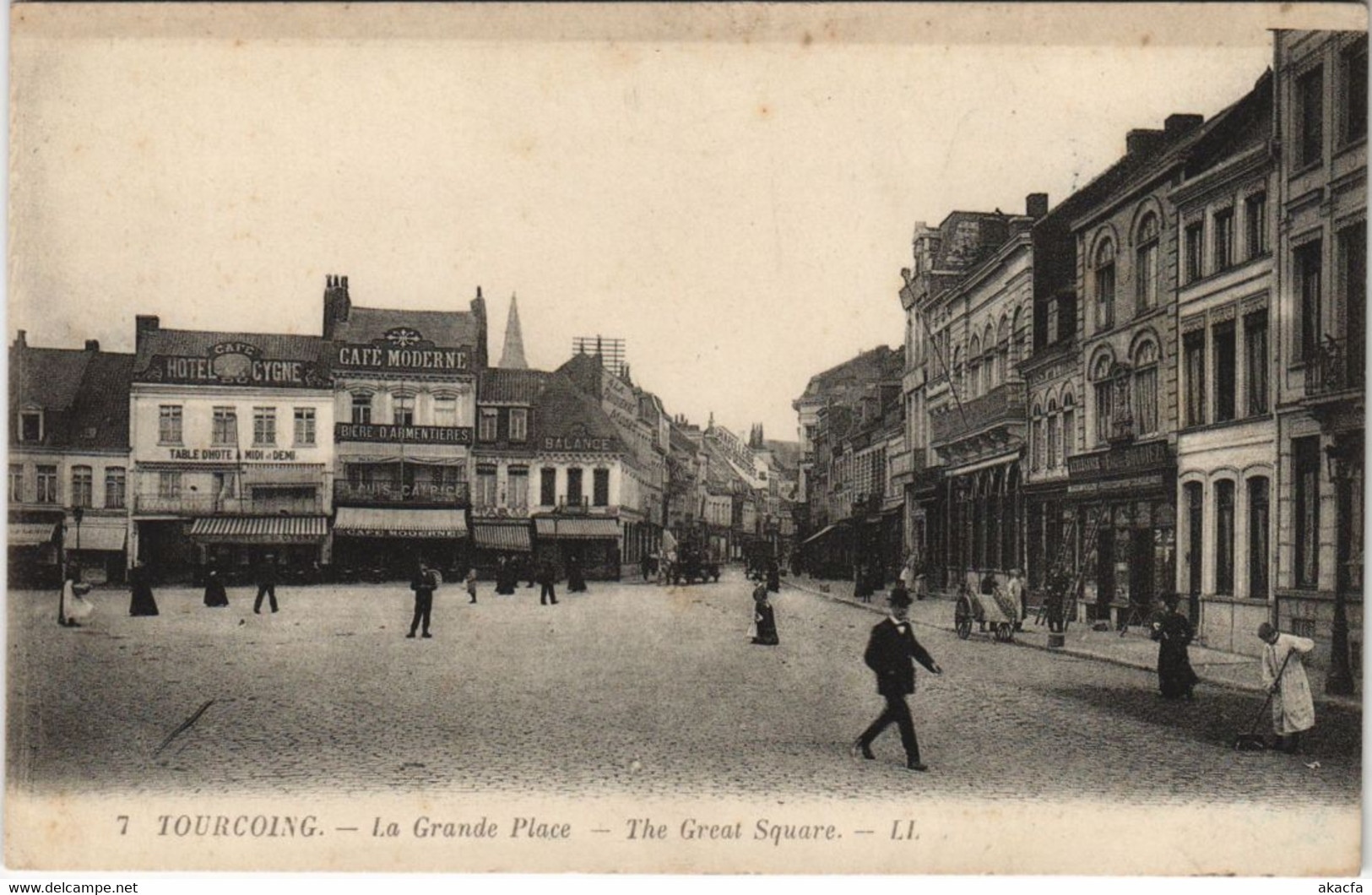 CPA TOURCOING La Grande Place (805625)