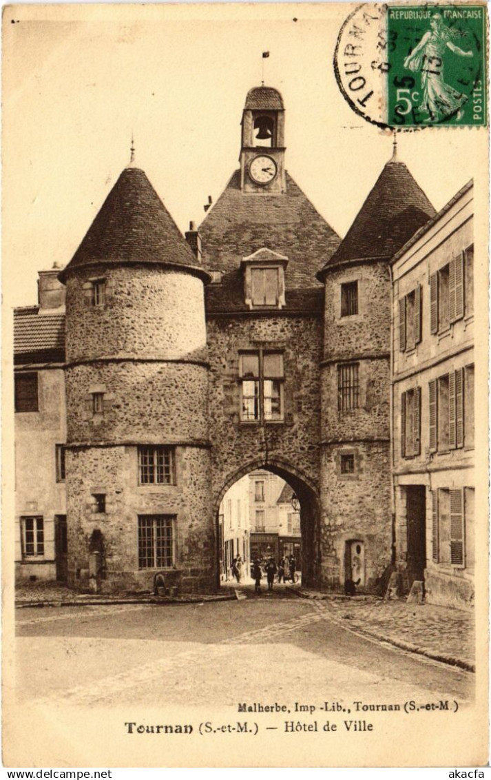 CPA TOURNAN-en-BRIE Hotel de Ville (1298796)