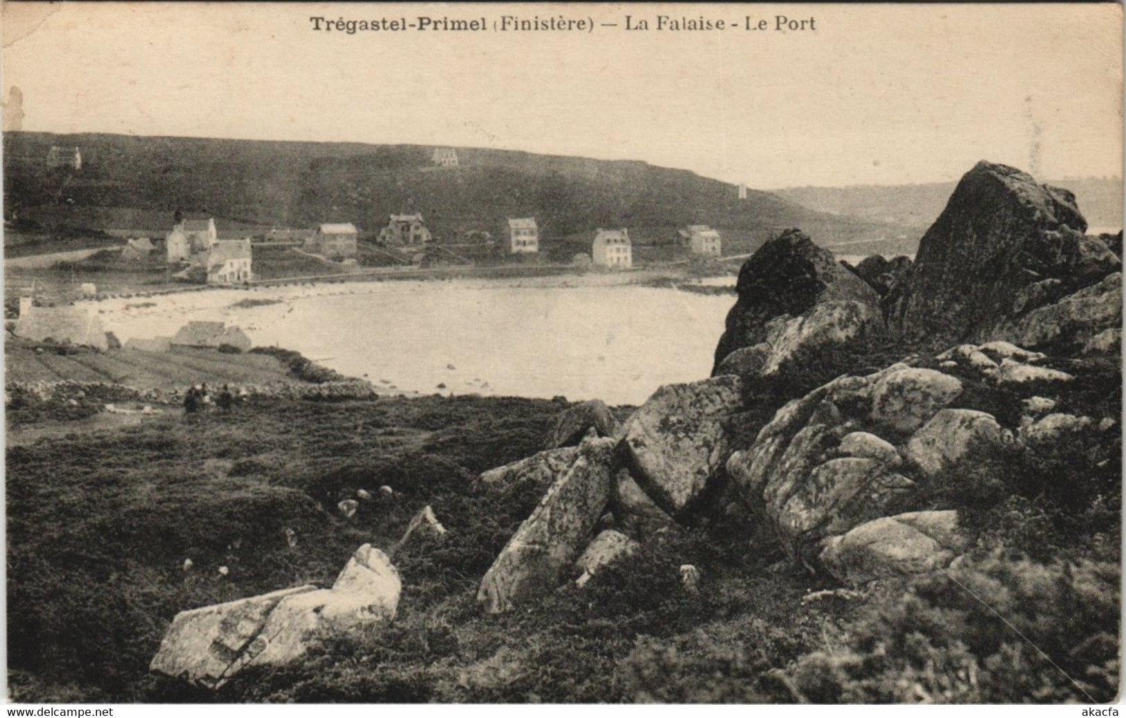 CPA TRÉGASTEL-PRIMEL - La Falaise - Le Port (143851)