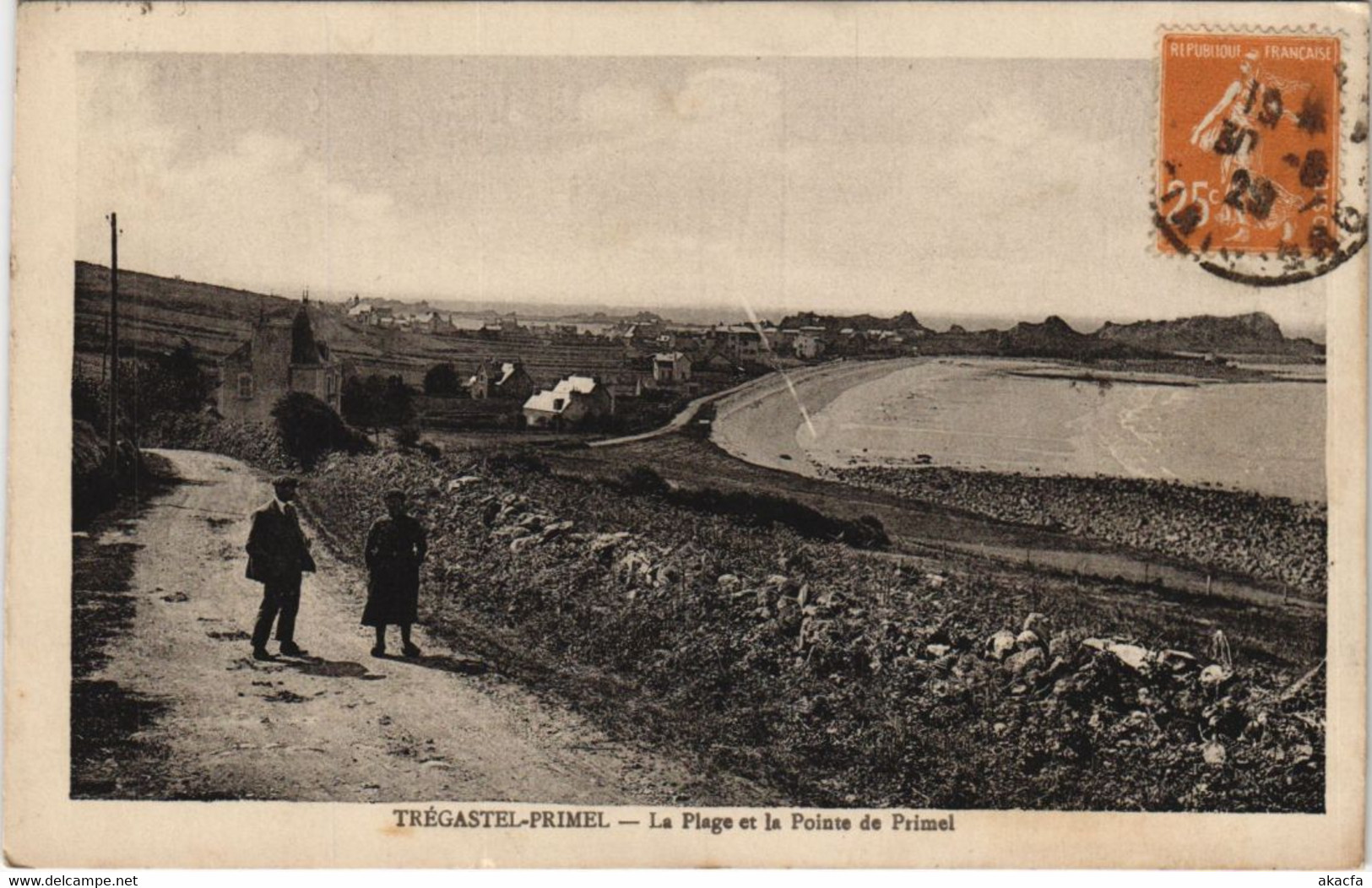 CPA TREGASTEL PRIMEL - La Plage et la Pointe de Primel (1166185)