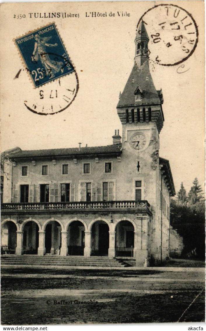 CPA TULLINS - L'Hotel de Ville (653086)