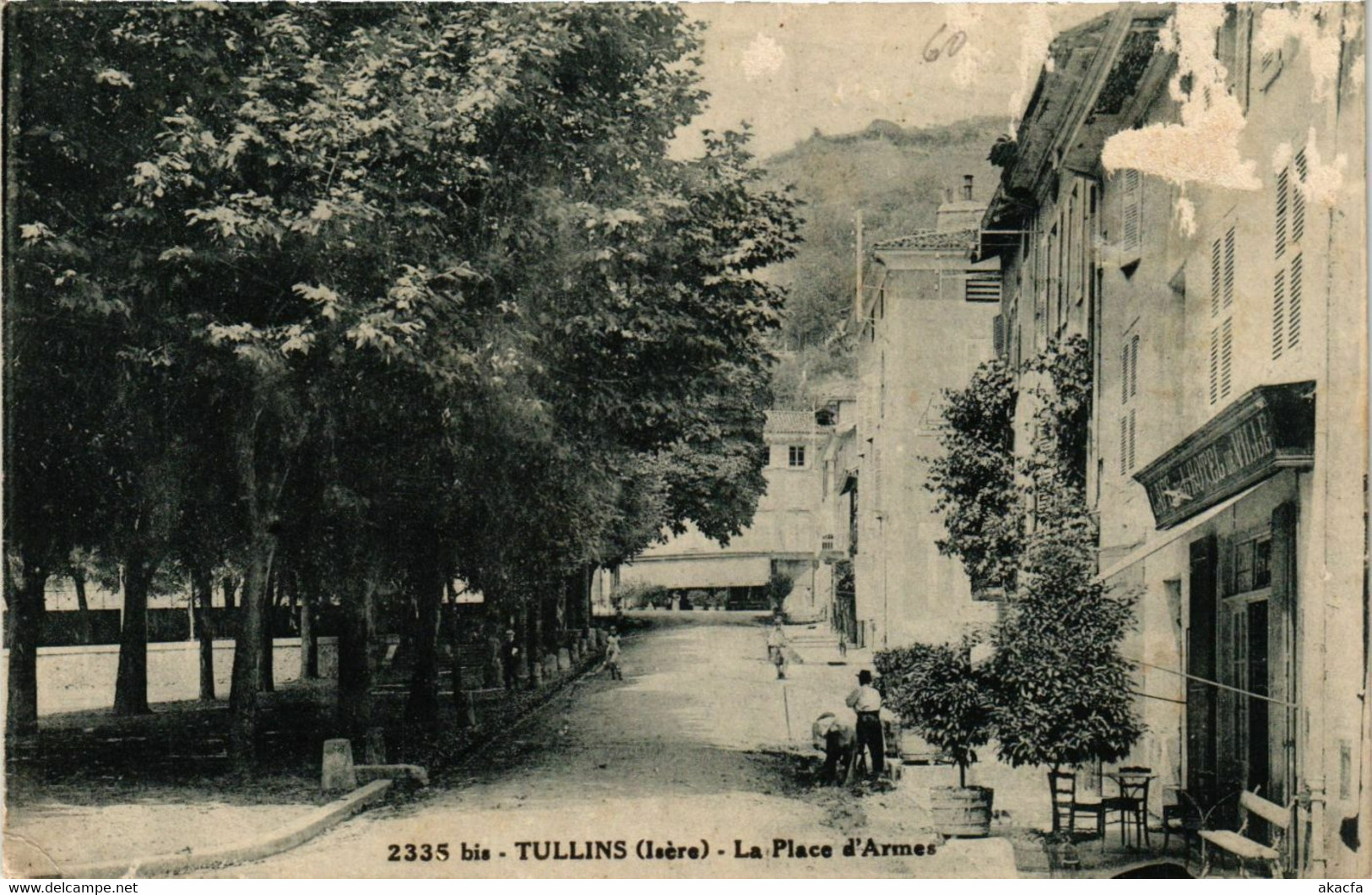 CPA TULLINS - La Place d'Armes (653002)