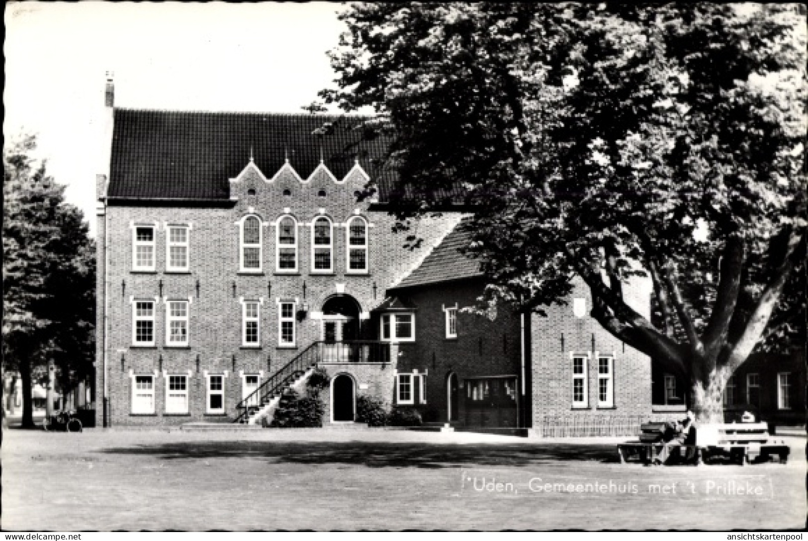 CPA Uden Nordbrabant, Gemeentehuis met 't Prilleke