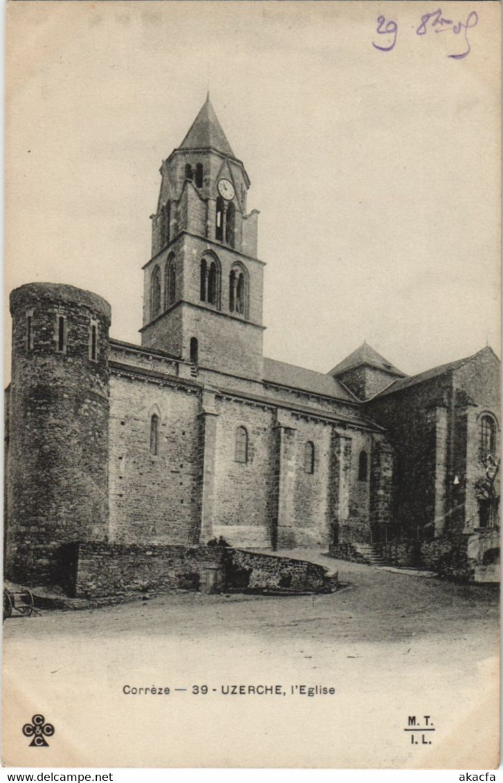 CPA Uzerche L'Eglise FRANCE (1051627)