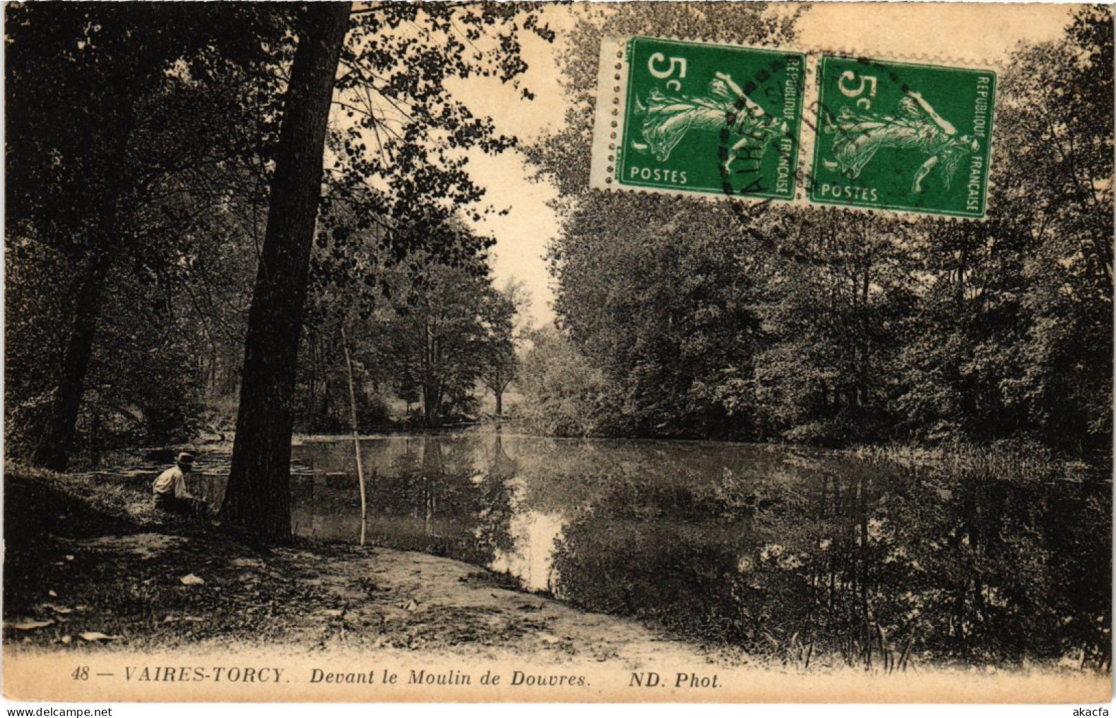 CPA VAIRES-sur-MARNE TORCY - Devant le Moulin de Douvres (1328724)