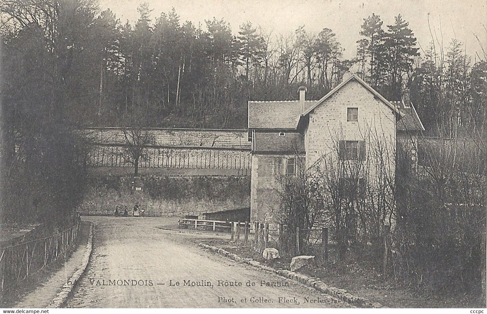 CPA Valmondois Le Moulin Route de Parmain