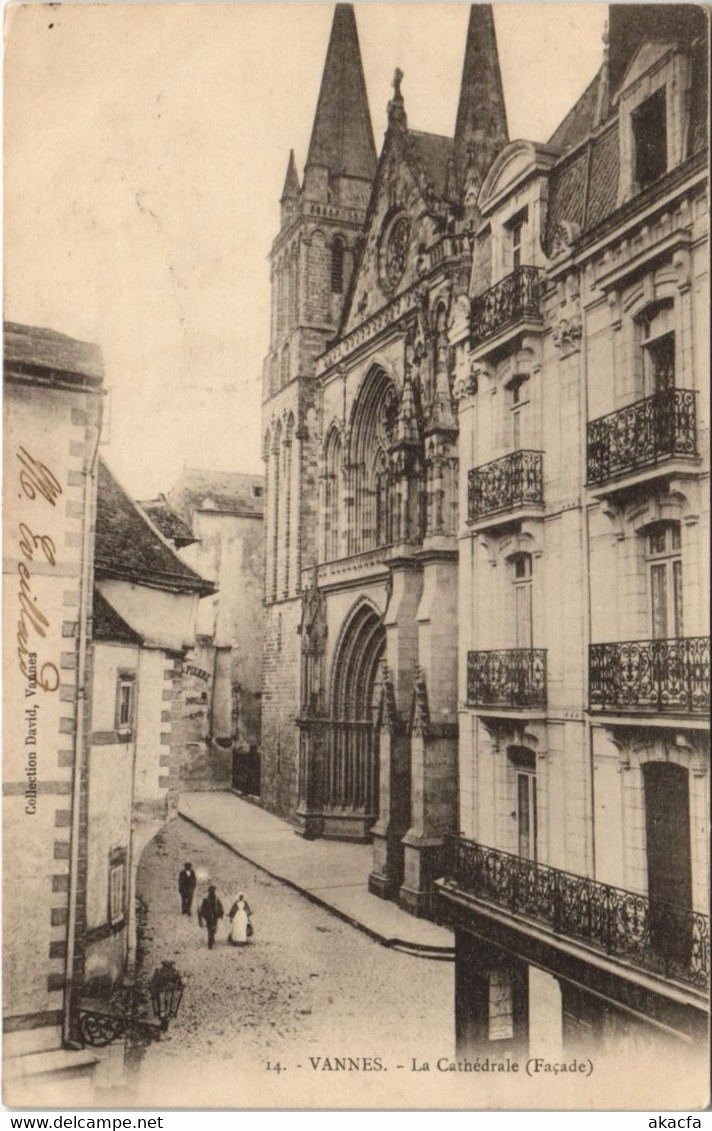 CPA VANNES-La Cathédrale (27367)