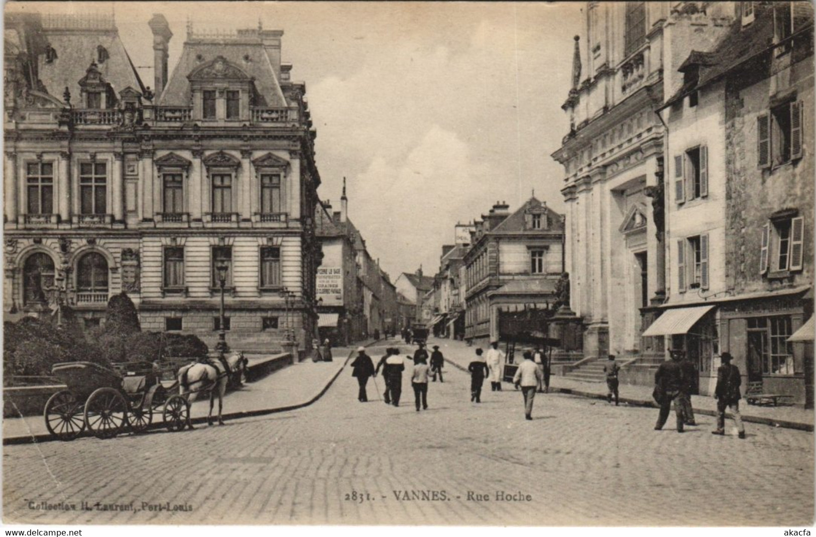 CPA VANNES Rue Hoche (144722)