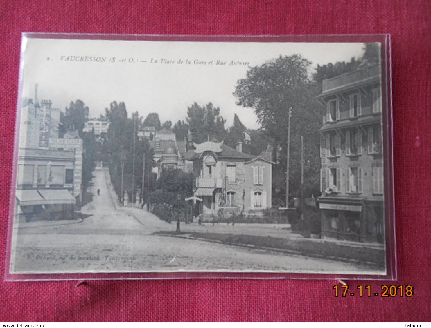 CPA - Vaucresson - La Place de la Gare