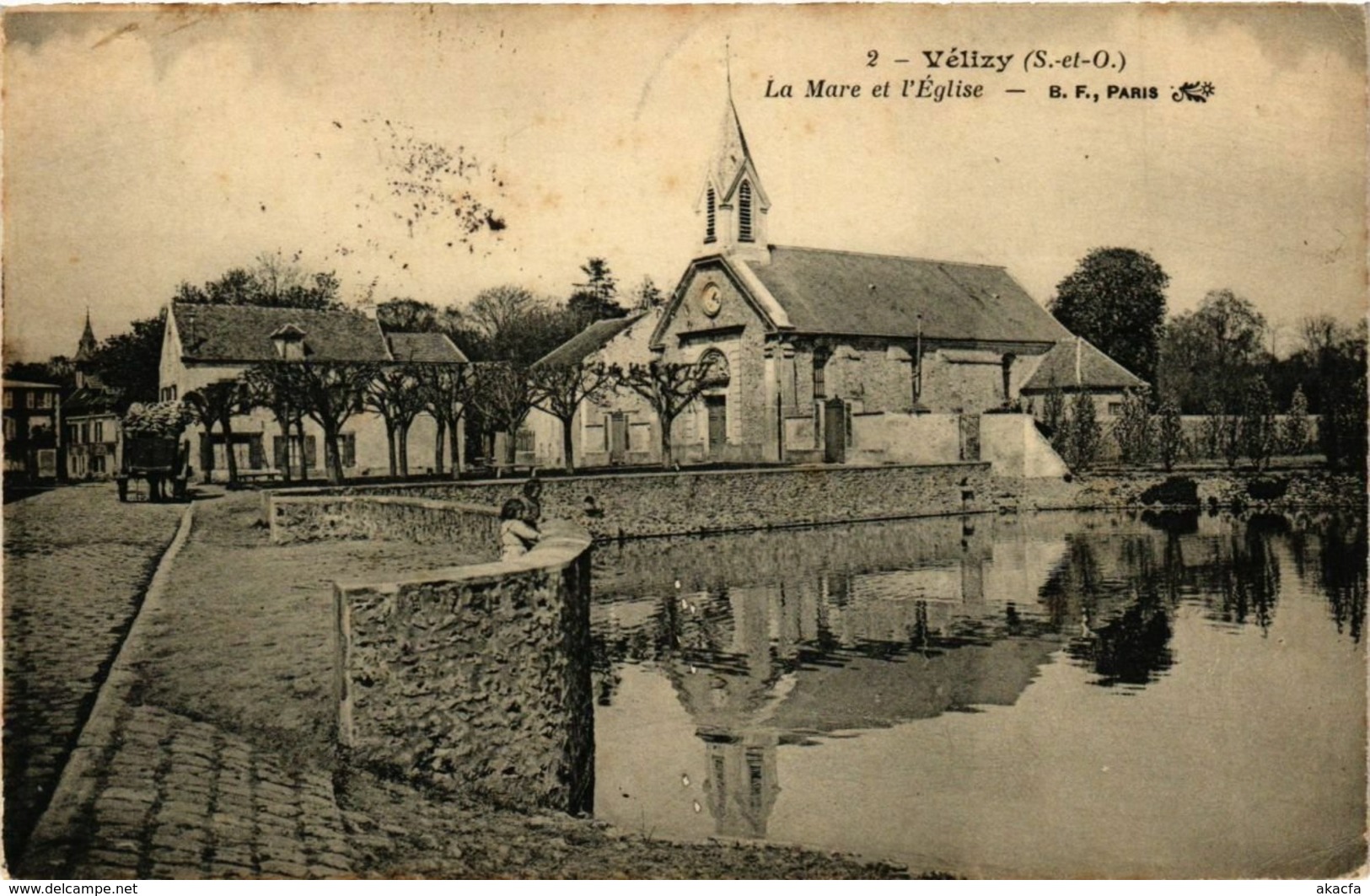 CPA Velizy - La Mare et l'Église (246876)