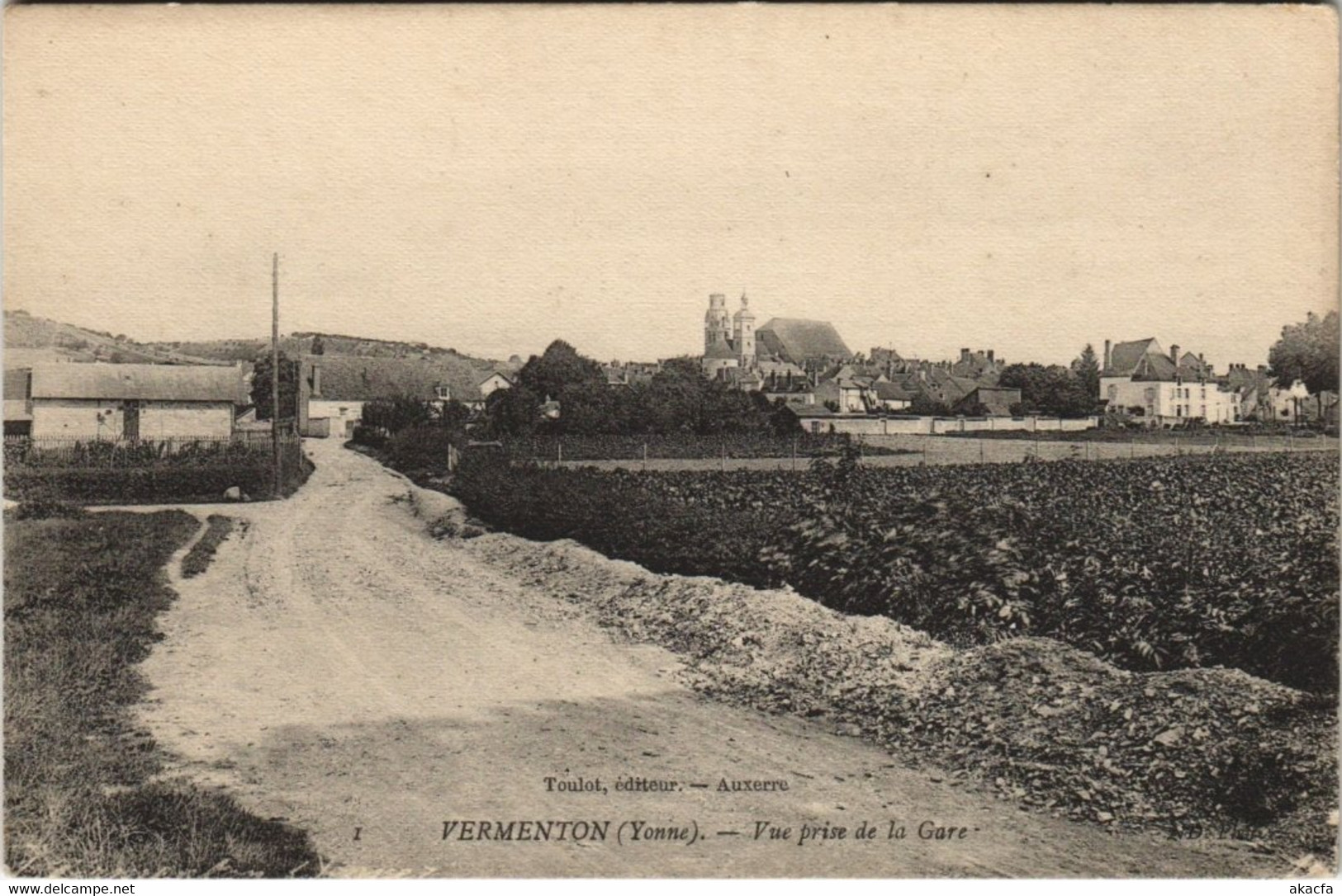 CPA VERMENTON - Vue prise de la Gare (148266)