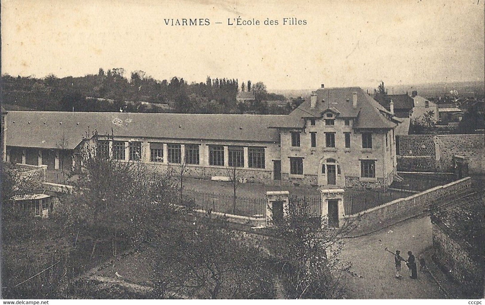 CPA Viarmes L'Ecole des Filles