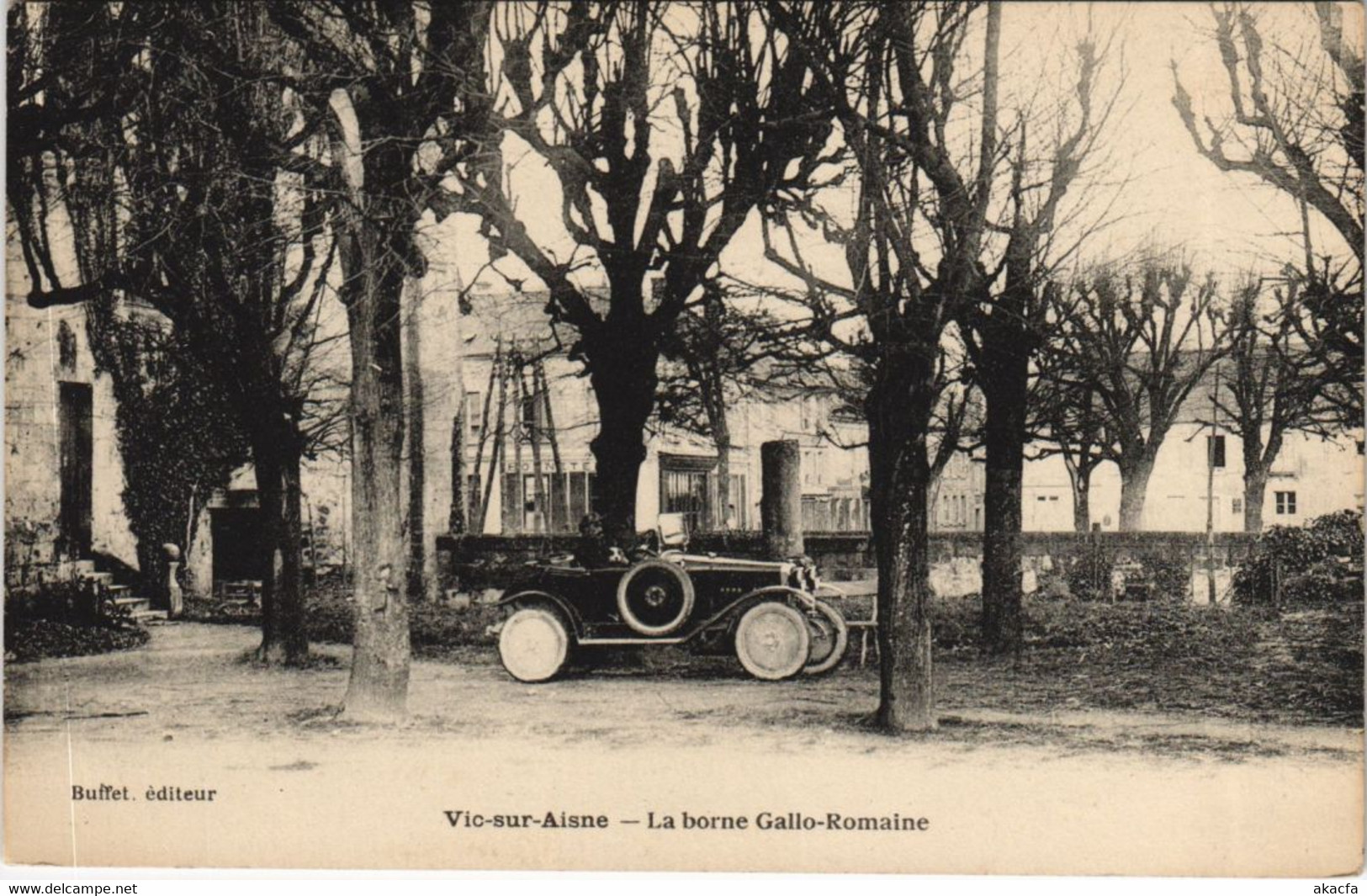 CPA VIC-SUR-AISNE La borne Gallo-Romaine (156070)