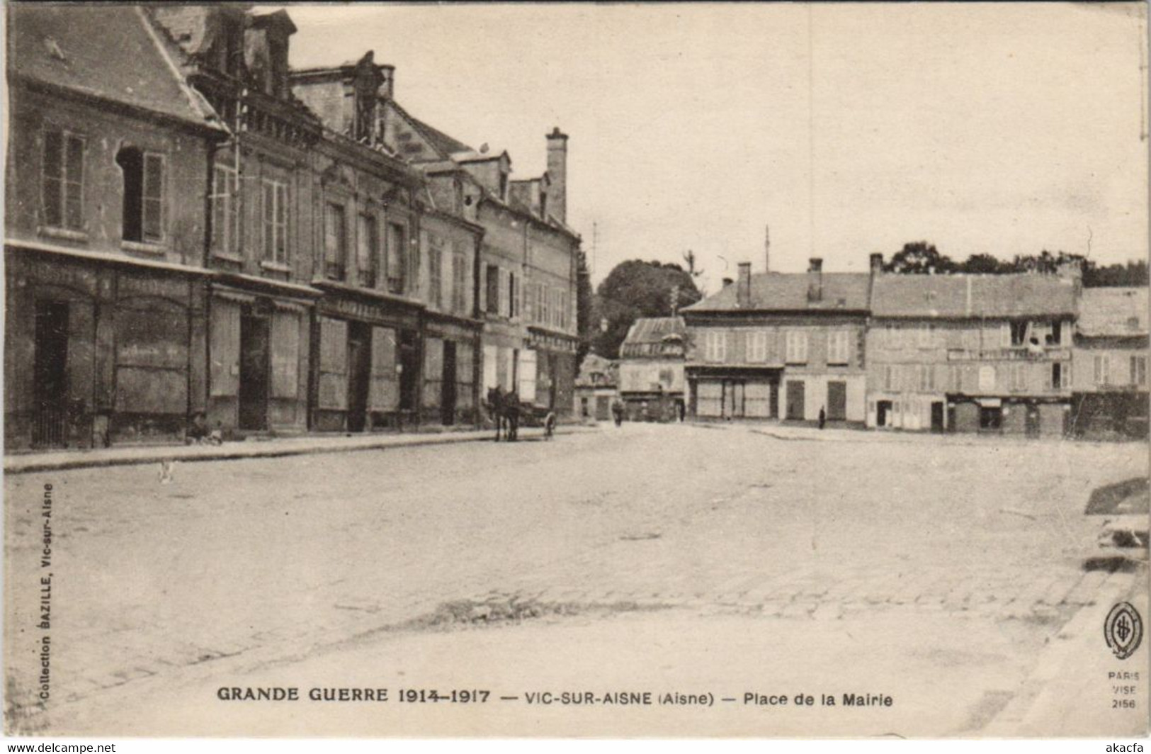 CPA Vic sur Aisne Place de la Mairie FRANCE (1052085)