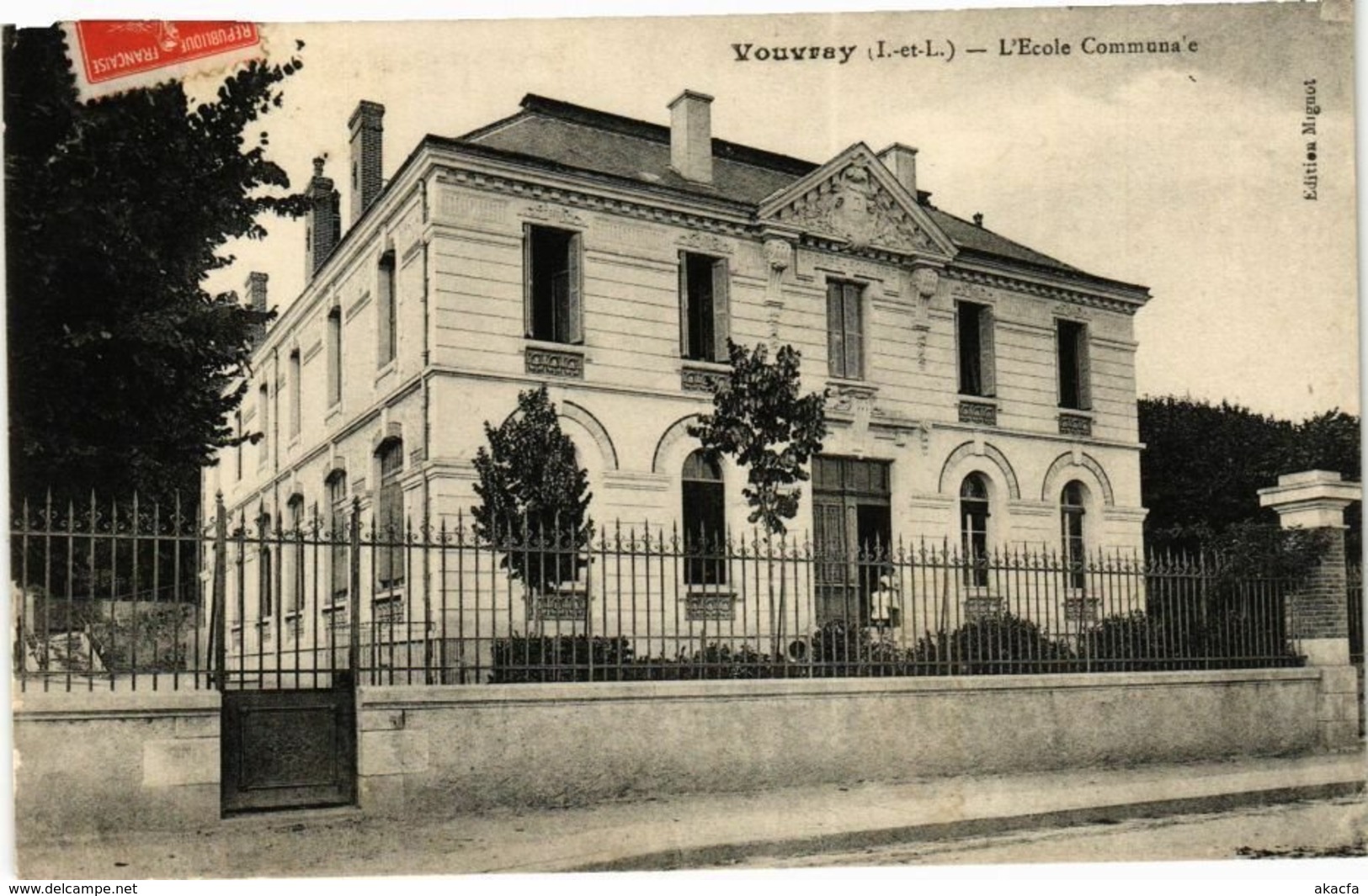 CPA VOUVRAY-L'École Communale (266566)