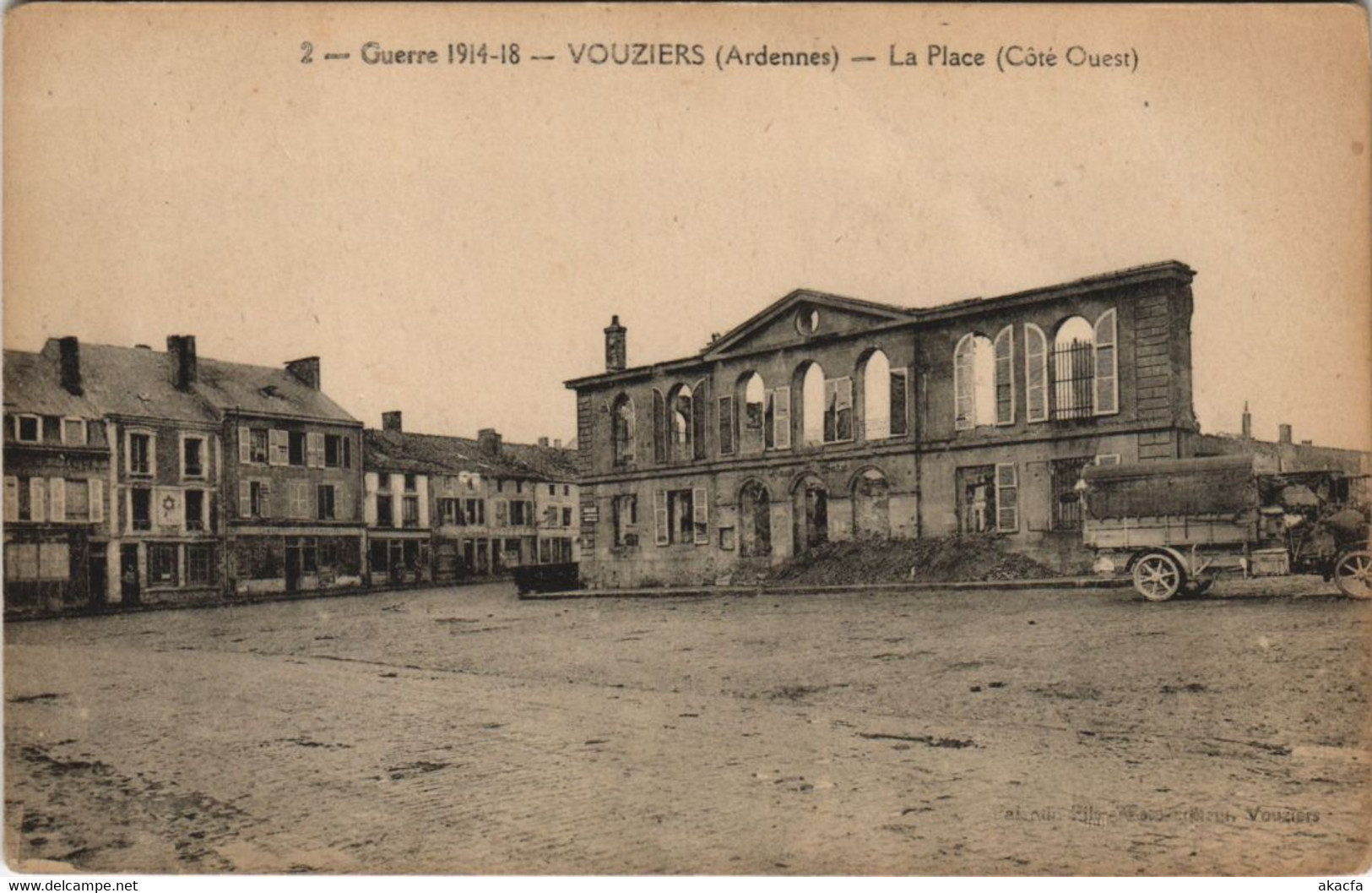 CPA VOUZIERS - La Place (134837)