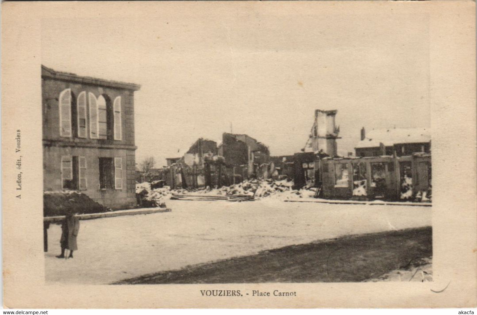 CPA VOUZIERS - Place Carnot (134842)