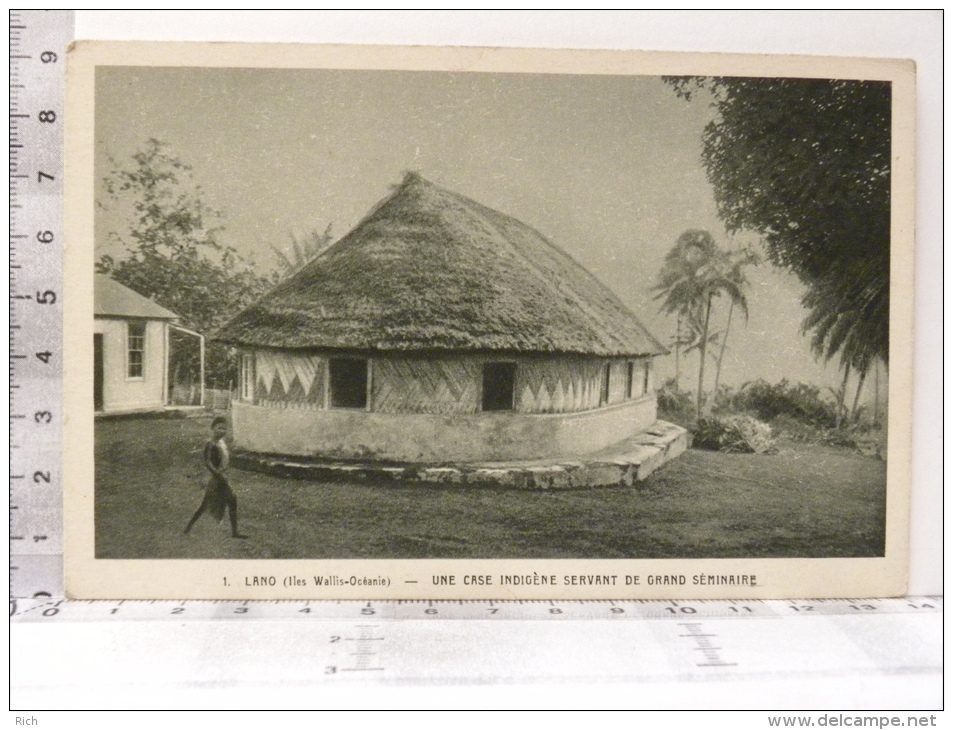 CPA Wallis et Futuna  - LANO - Océanie - Une case indigène servant de grand séminaire