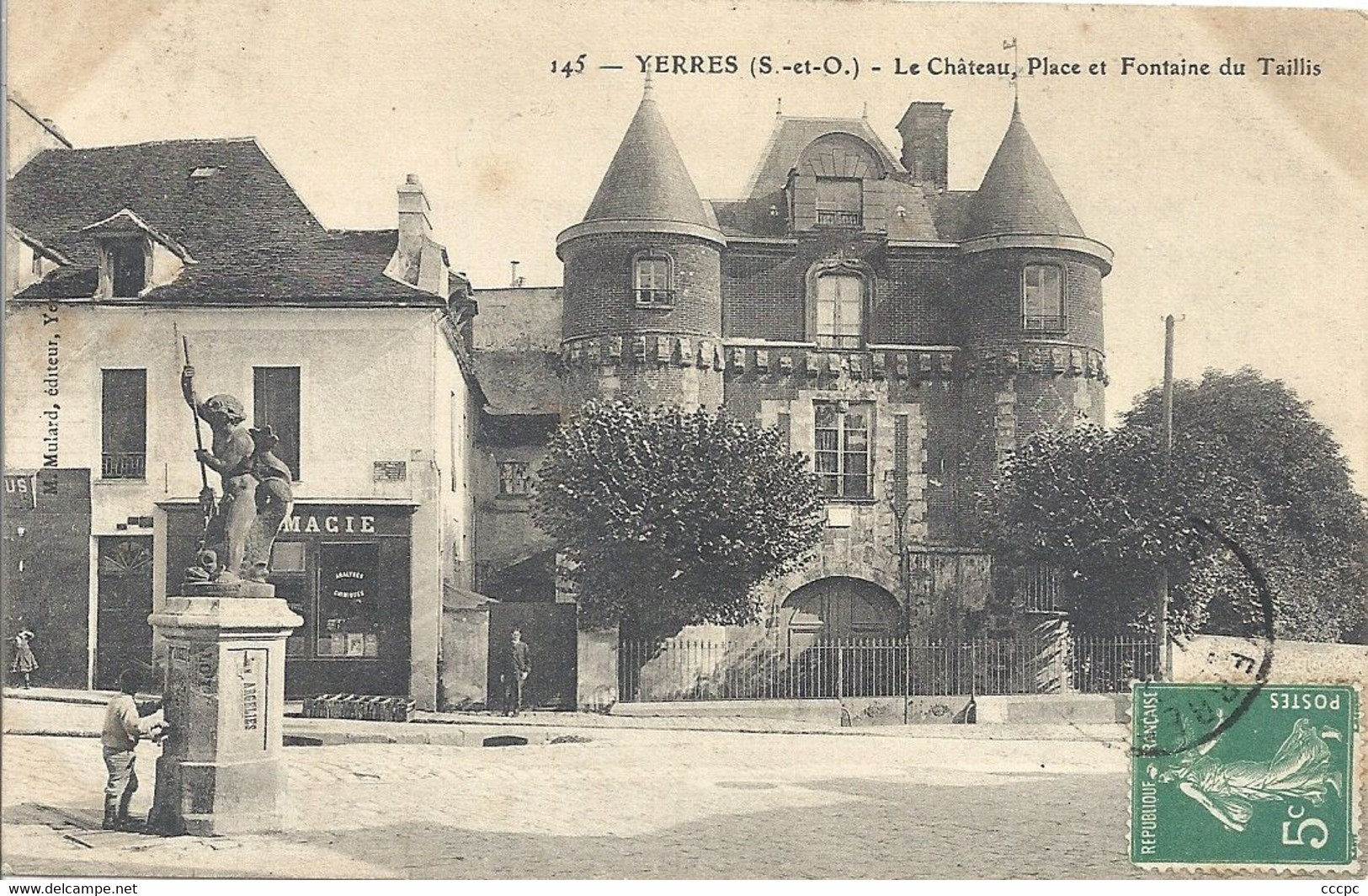 CPA Yerres Le Château Place et Fontaine du Taillis