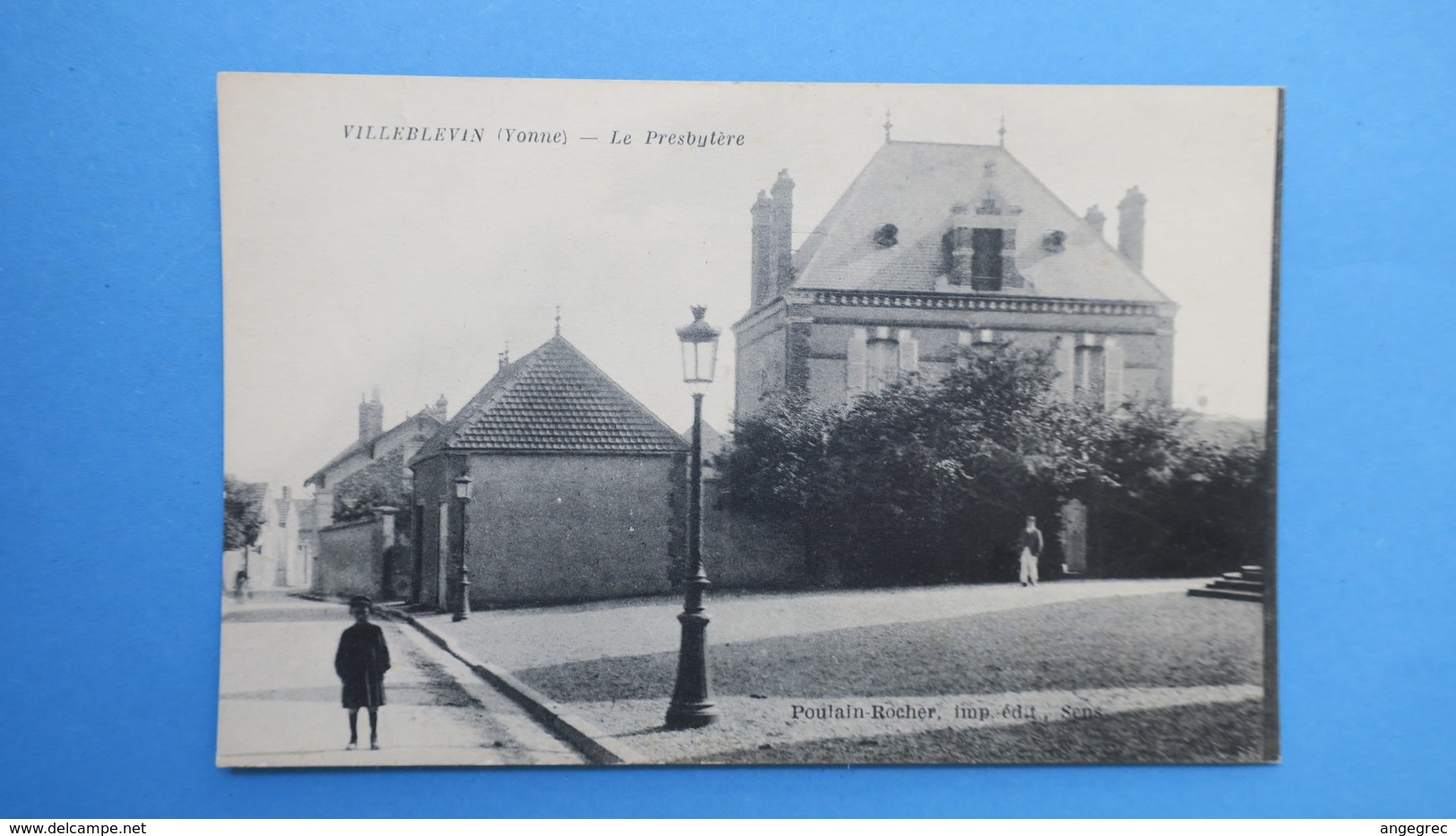 CPA  Yonne Villeblevin Le Presbytère