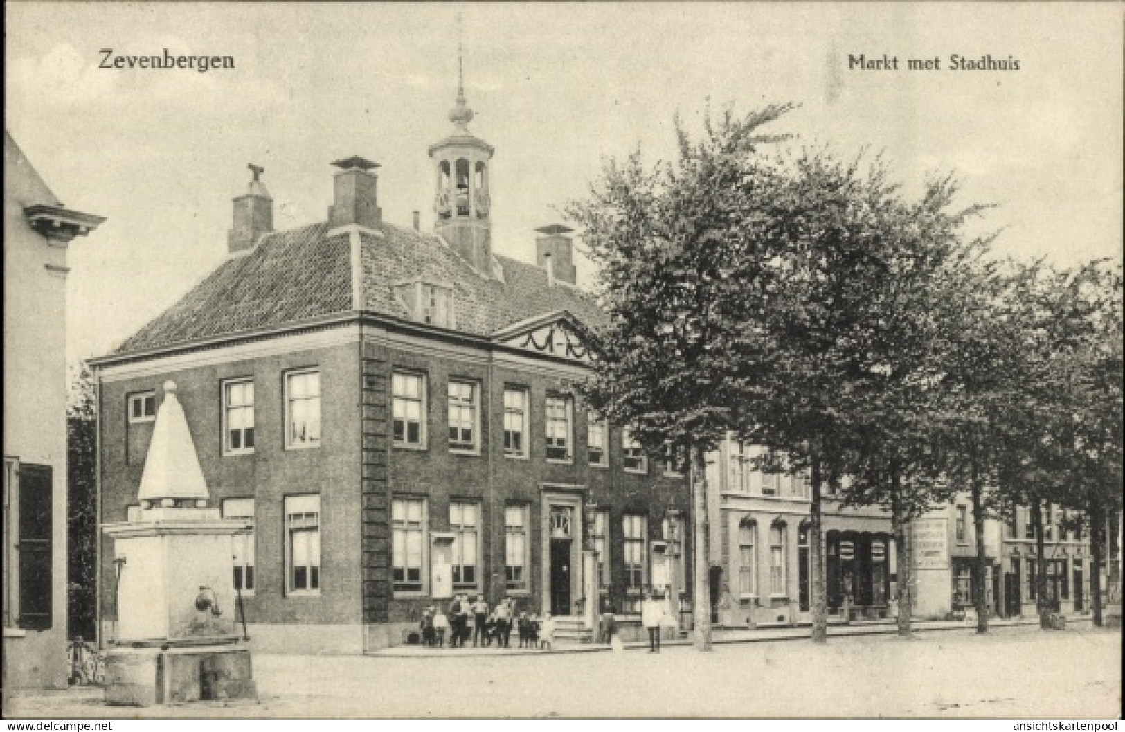 CPA Zevenbergen Nordbrabant, Markt met Stadhuis