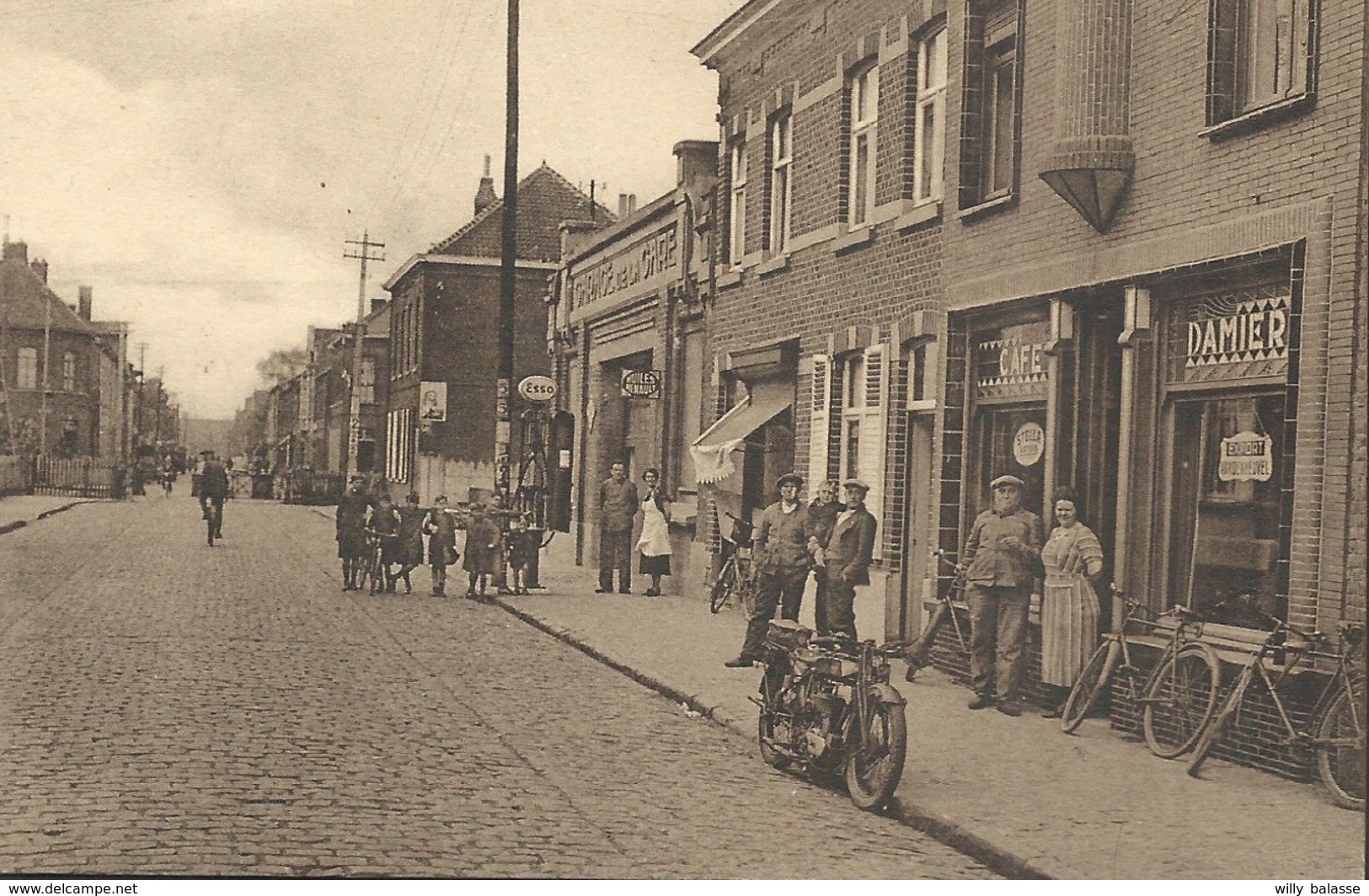 +++ CPA - ZWEVEGEM - Ootegemstraat - Carte animée ! - Café - Moto - Pompe Esso   //