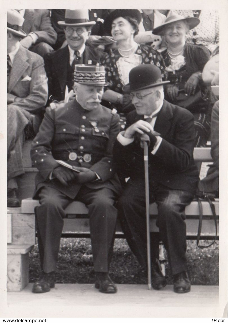 CPAGF(suisse) 9 sept 1937 defilé de la 1ere division au MONT SUR LAUSANNE le mle PETAIN et mr GUISEPPE MOTTA (b.bur)