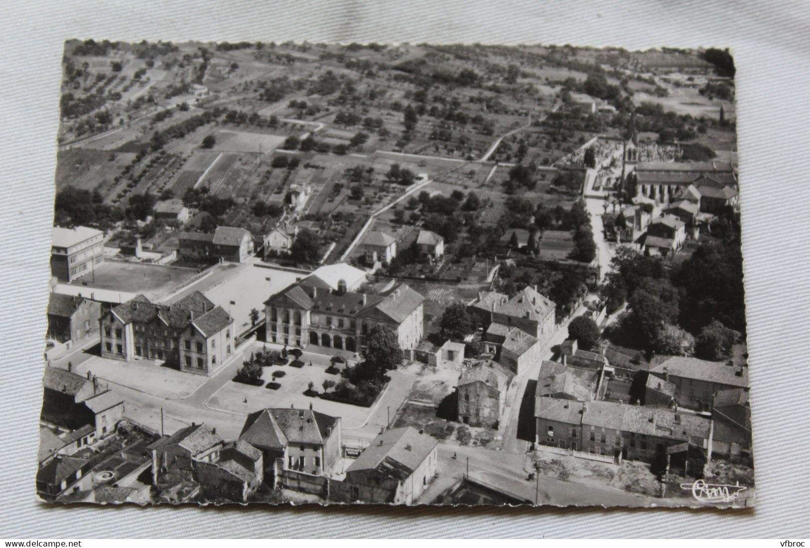 Cpm 1954, Ars sur Moselle, vue panoramique aérienne, la mairie, Moselle 57