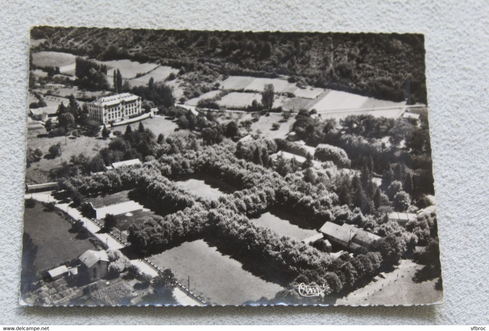 Cpm 1956, Barbazan thermal, le foyer des veuves et le parc thermal, vue aérienne, Haute Garonne 31