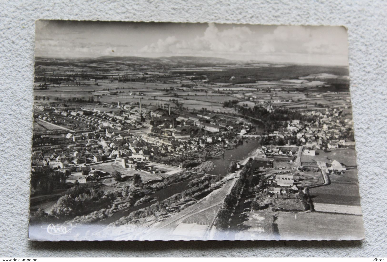 Cpm 1956, Gueugnon, vue générale aérienne des 2 rives de l'Arroux, Saône et Loire 71