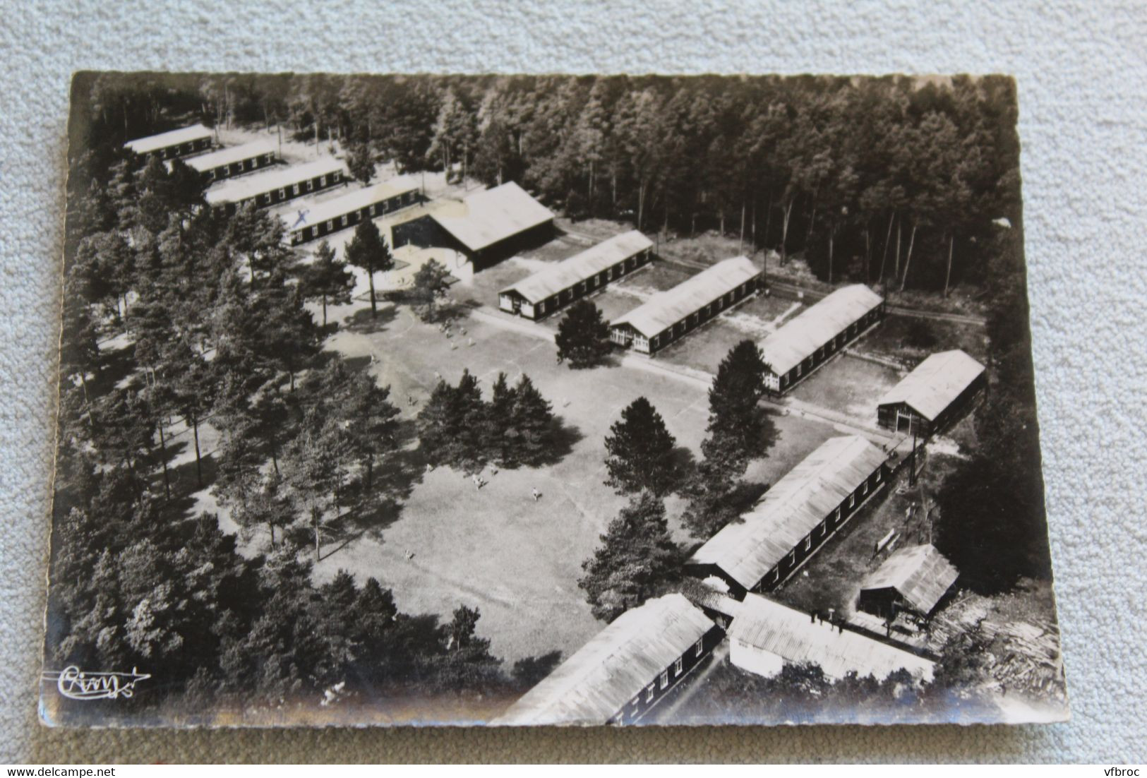 Cpm 1957, Essoyes, vue aérienne du domaine de Servigny, colonie de vacances de la ville de Troyes, Aube 10