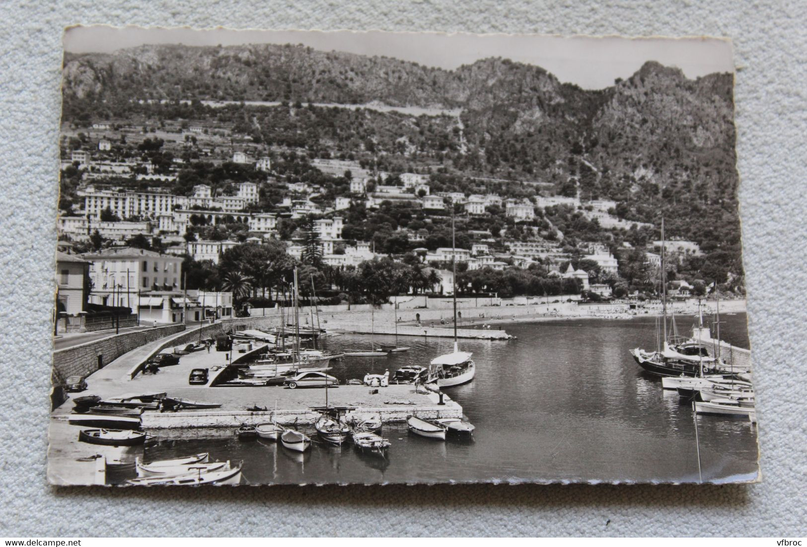 Cpm 1960, Beaulieu sur mer, le port, la ville, au fond la moyenne corniche, Alpes maritimes 06