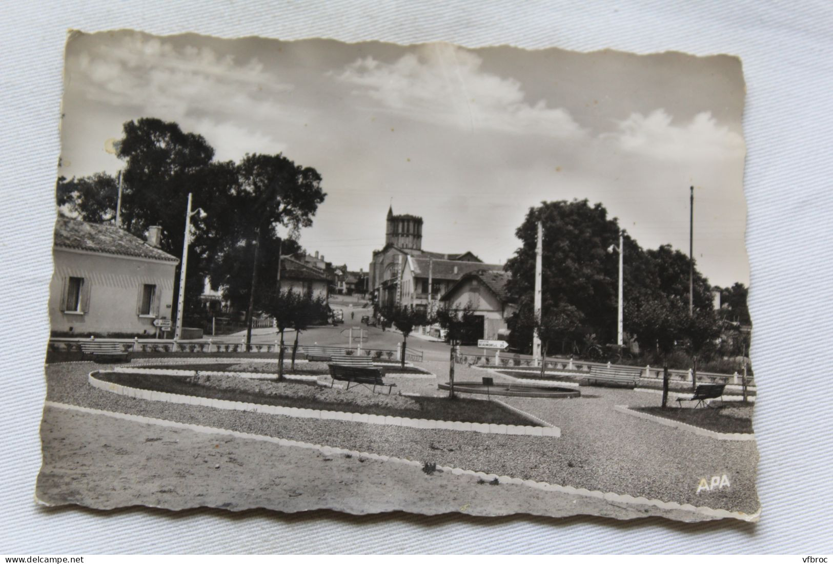 Cpm 1961, Castelsarrasin, jardin du Gravil, Tarn et Garonne 82