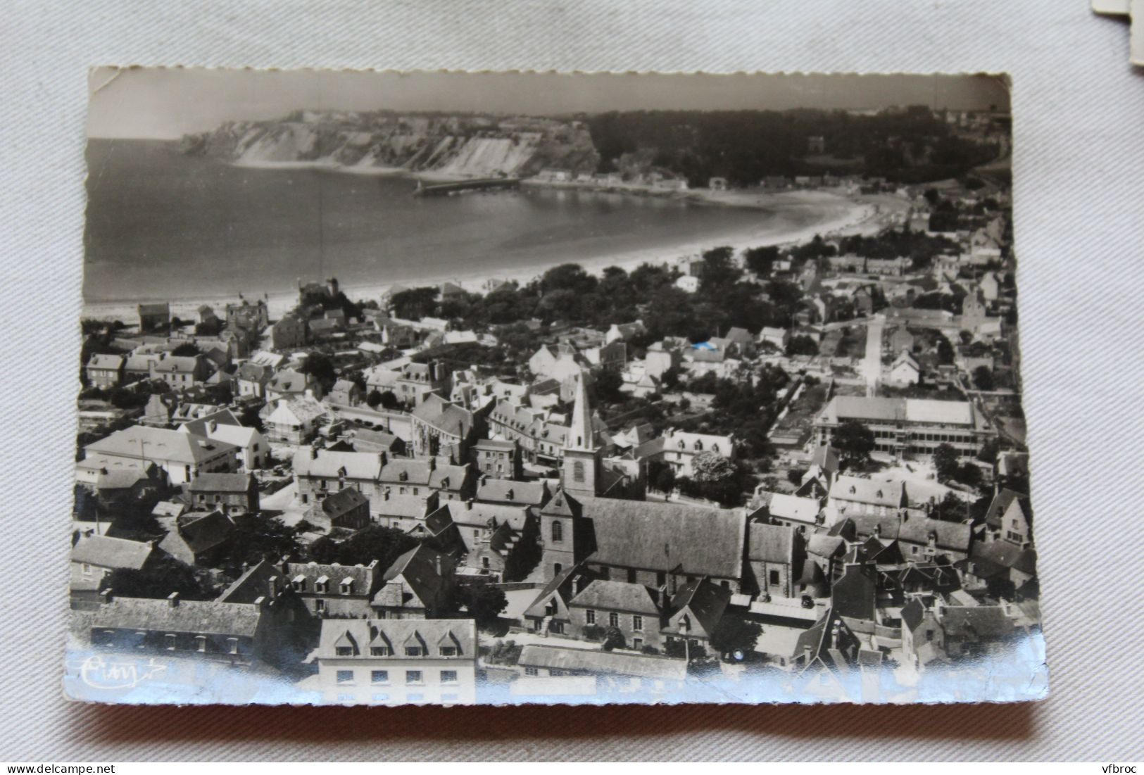 Cpm 1962, Erquy, vue aérienne, vue générale et le cap d'Erquy, Cotes d'Armor 22