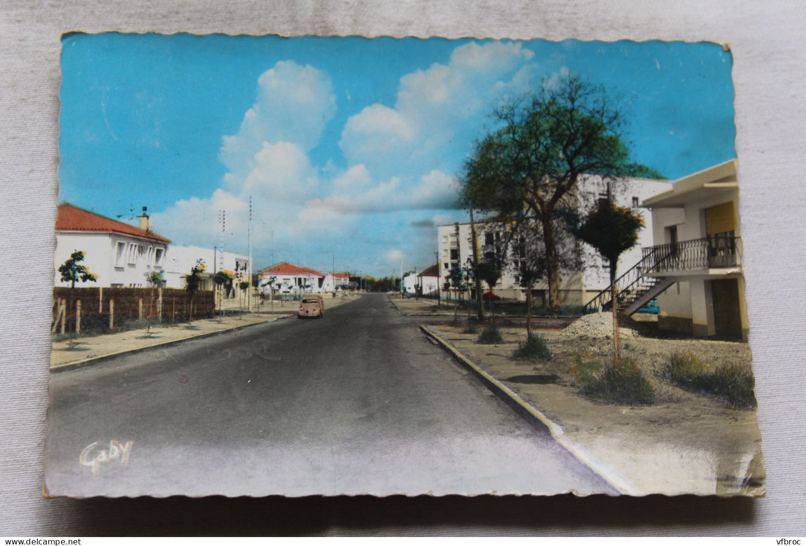 Cpm 1966, CHallans, boulevard Clémenceau, lotissement de la Coursaudière, Vendée 85